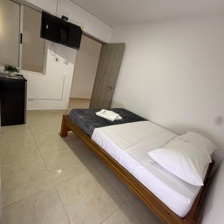 Apartaestudio grupal privado dentro de hotel - Habitación Doble Grande - 4
