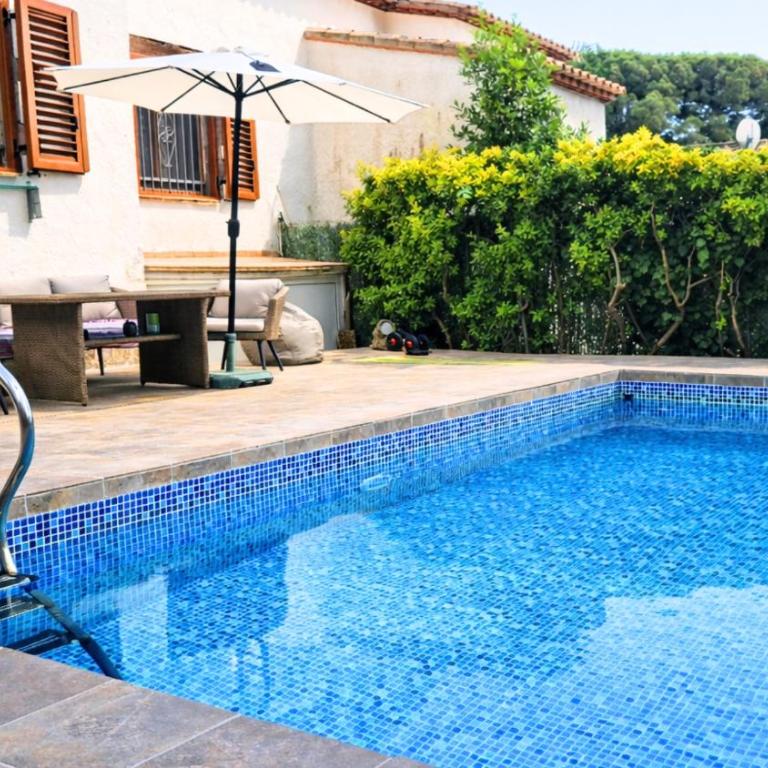 Semi-detached House with private pool and garden in Begur - Two-Bedroom House - 1