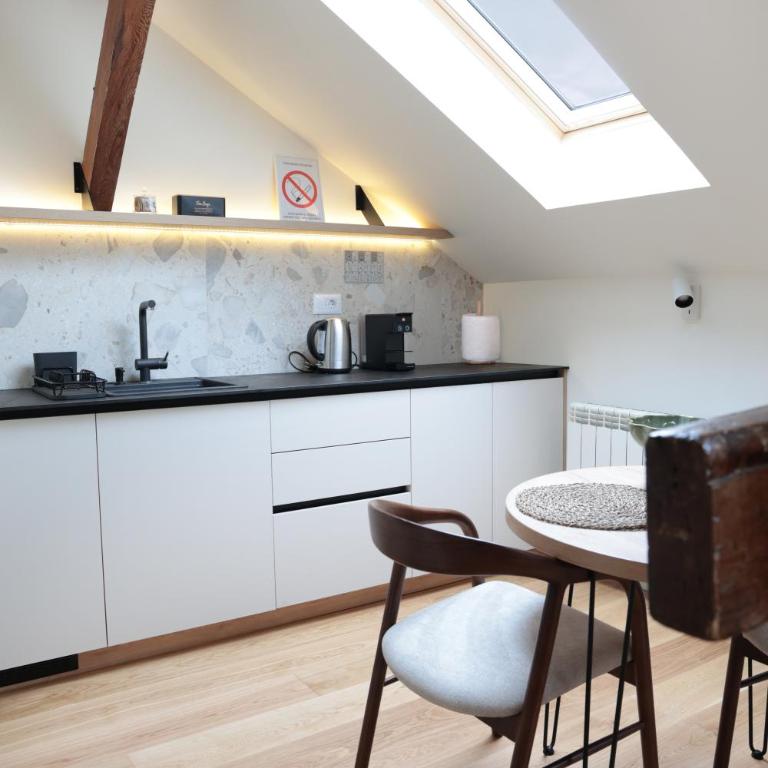 Gastro&Stay B&B - Belgrade CityCentre - Studio s King-sajz Krevetom i Sofom na Izvlačenje - 6