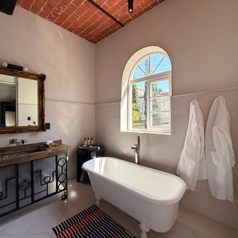 Maximo Mexico Hotel - Deluxe Studio - 2