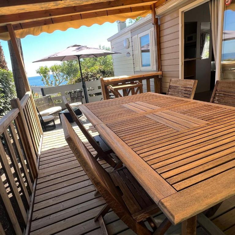 Mobil-Home Domaine 4 Etoiles de l'Ile d'Or vue mer pour 4 personnes - Mobile Home - 2
