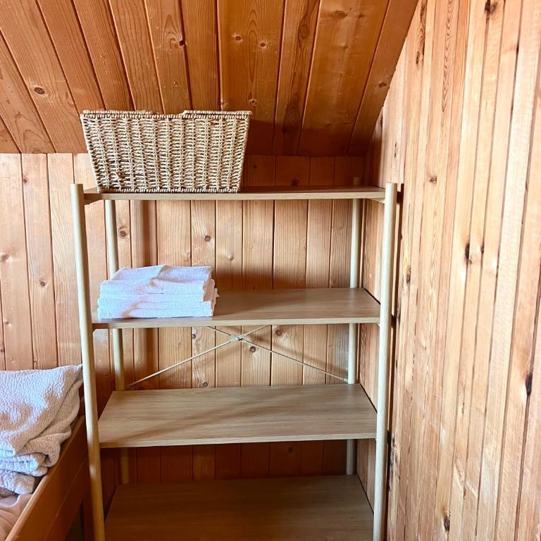 brown bear lodge - Three-Bedroom House - 26