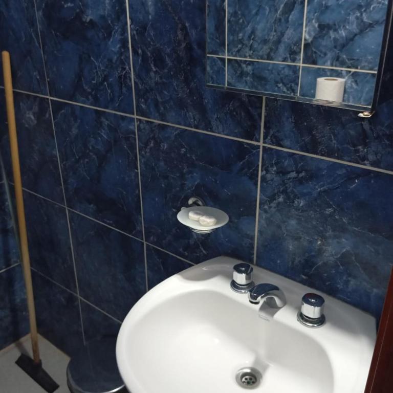 Hostal Mechita Mamani - Habitación Doble con baño privado - 4