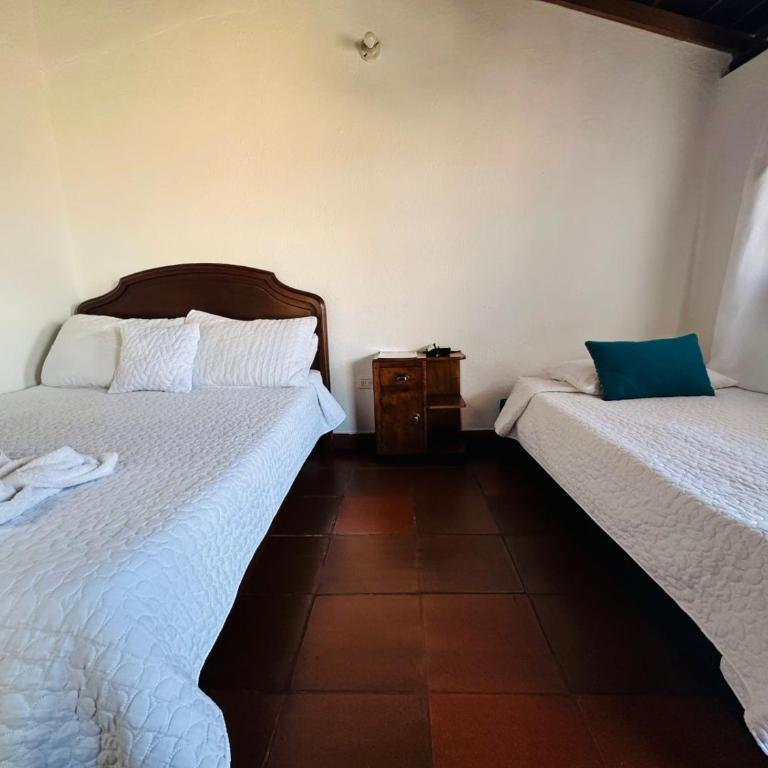 Casa Naturhola - Triple Room with Private Bathroom - 7