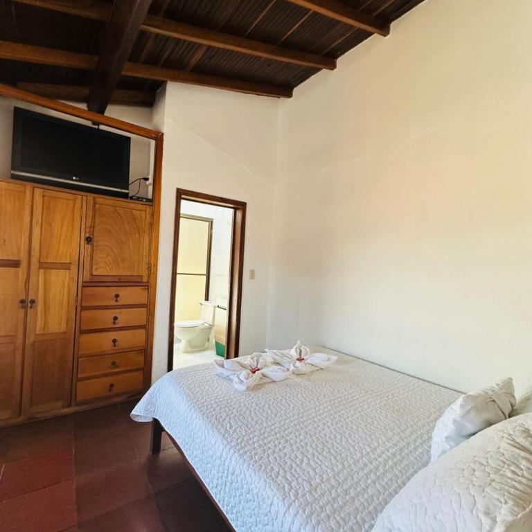 Casa Naturhola - Triple Room with Private Bathroom - 11