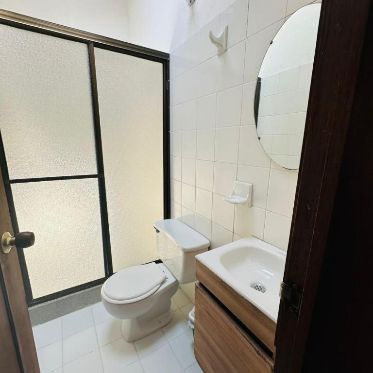 Casa Naturhola - Triple Room with Private Bathroom - 12