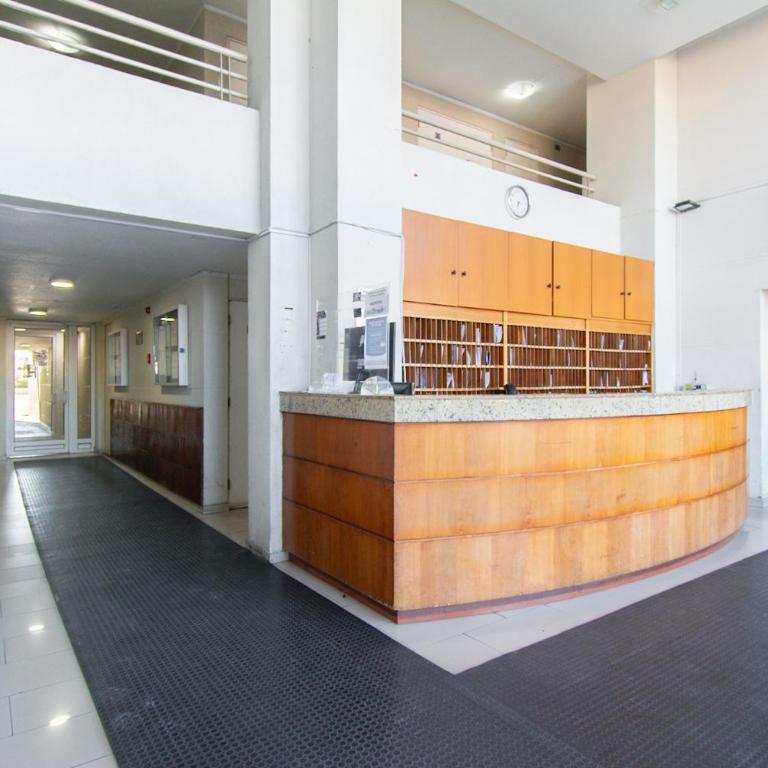 Vista Mirador Centro con Balcón Dúo - Three-Bedroom Apartment - 35