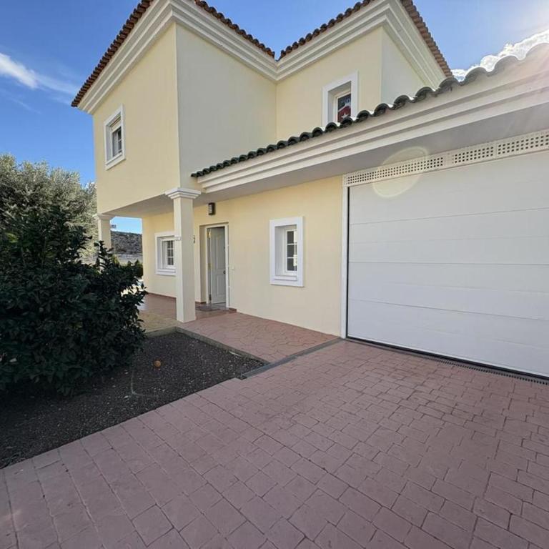 Villa Elegante, with a private pool - Three-Bedroom Villa - 15