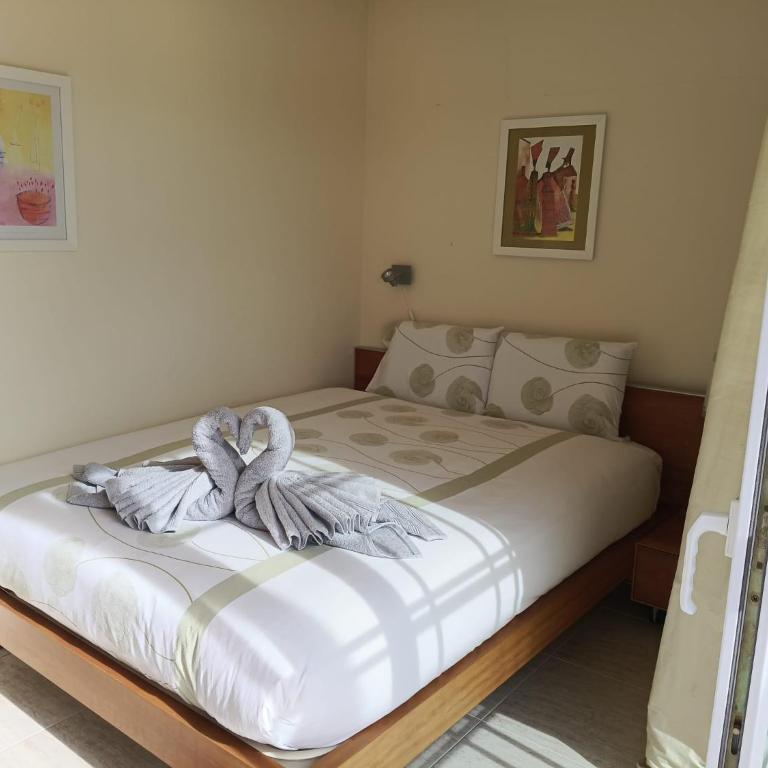 Villa Elegante, with a private pool - Three-Bedroom Villa - 27