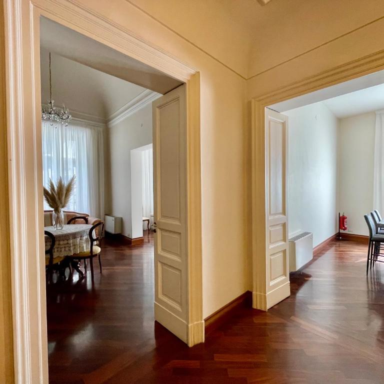 Dimora Ferrari - Grand Historic Apartment by the Cathedral - Apartment - 20