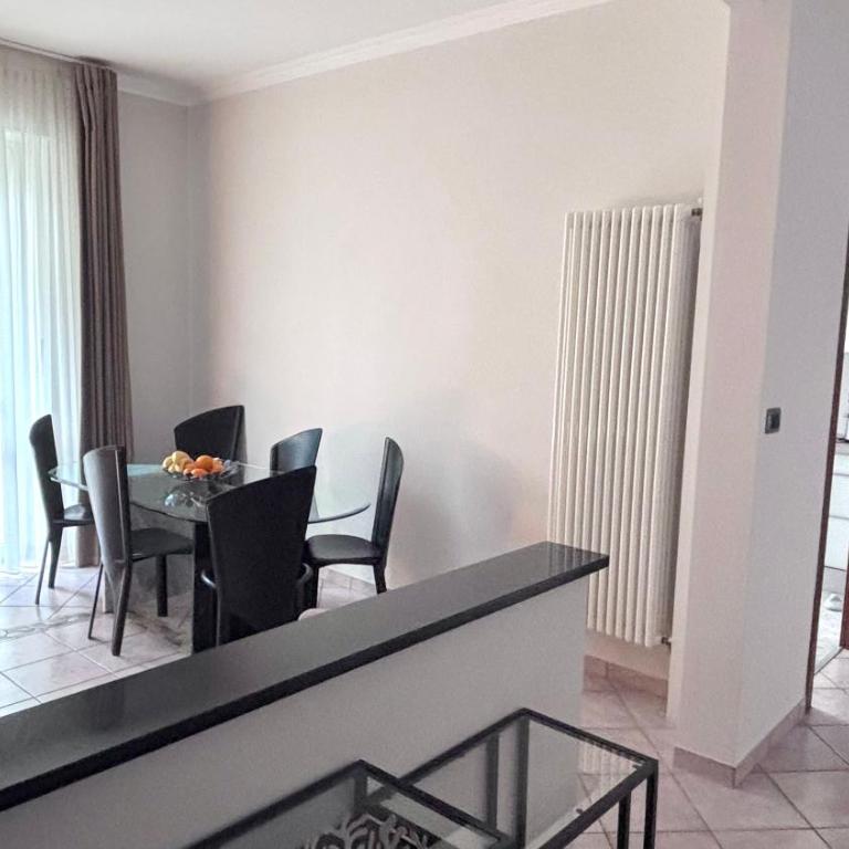 Elegante soggiorno Giardini Reali Torino Centro - Appartamento Familiare con 2 Camere da Letto e Vista - 4