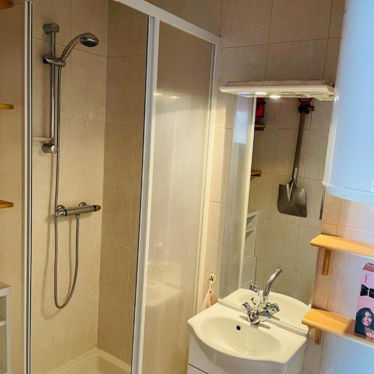 Pied des pistes P2000 Studio 4 pers avec terrasse - Appartement 1 Chambre - 8