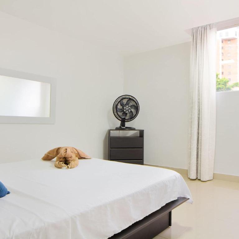 5 bedroom, with Arcade machine and foosball, 1 block from Lleras park P3 - Apartment - 17