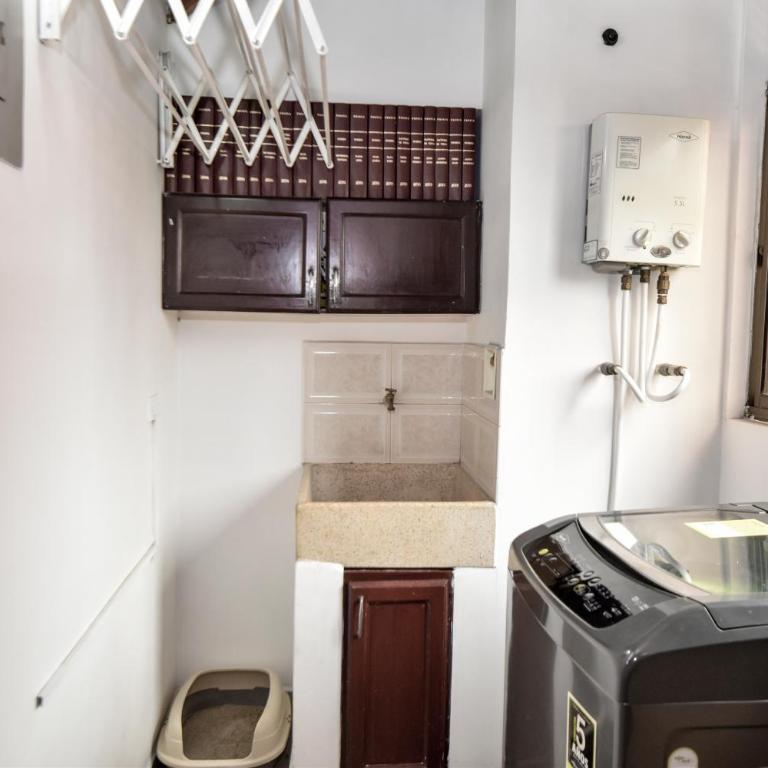 Habitación cómoda en Envigado - Habitación Doble con baño compartido - 11