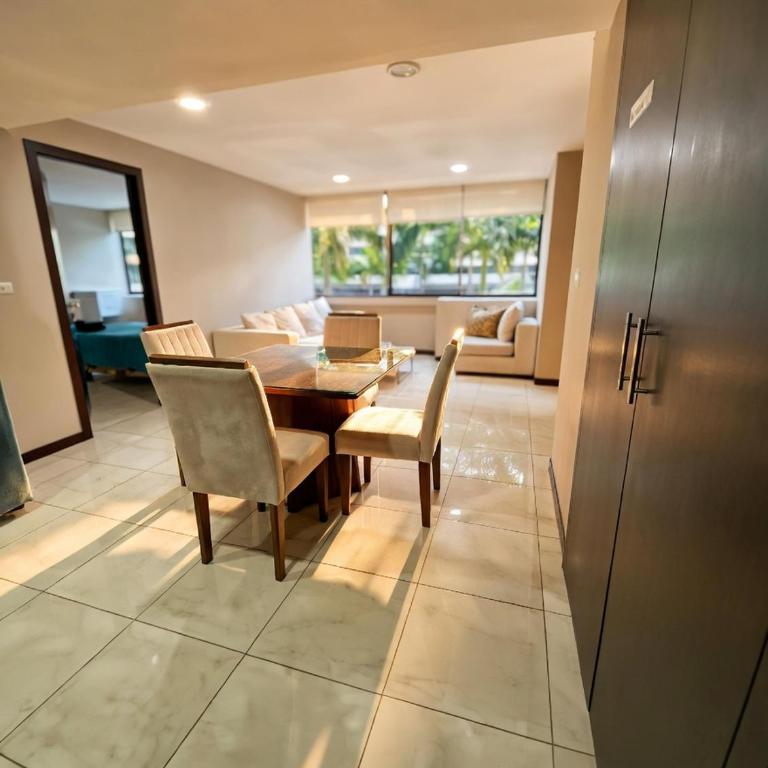 Departamento en Bellini - Puerto Santa Ana - Two-Bedroom Apartment - 9