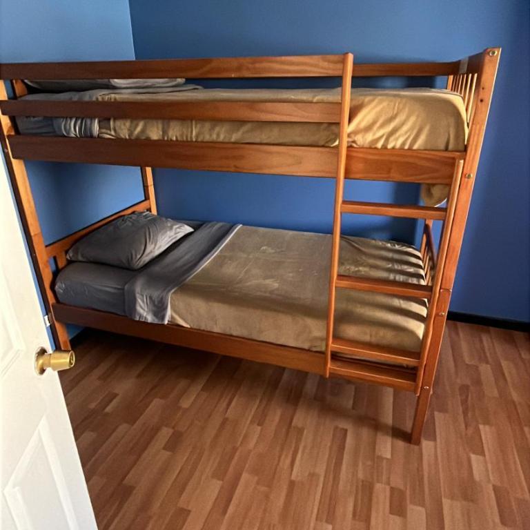 Fast Track SCL Airport - Quadruple Room with Shared Bathroom - 7