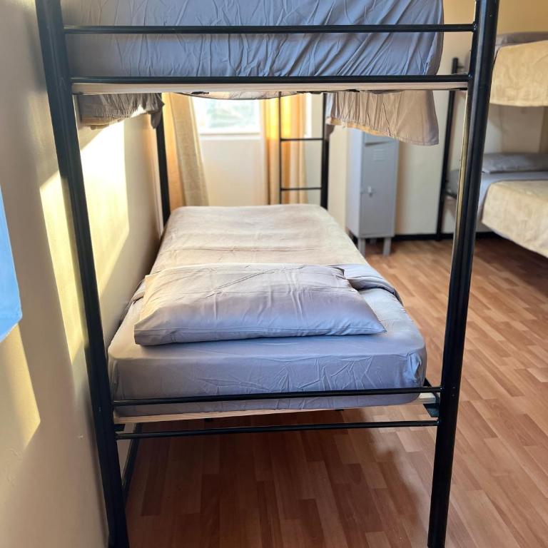 Fast Track SCL Airport - Double Room with Shared Bathroom - 6