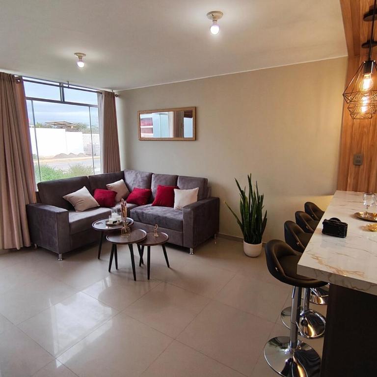 Huacachina House King Bed Room with Air Conditioning - Two-Bedroom Apartment - 3