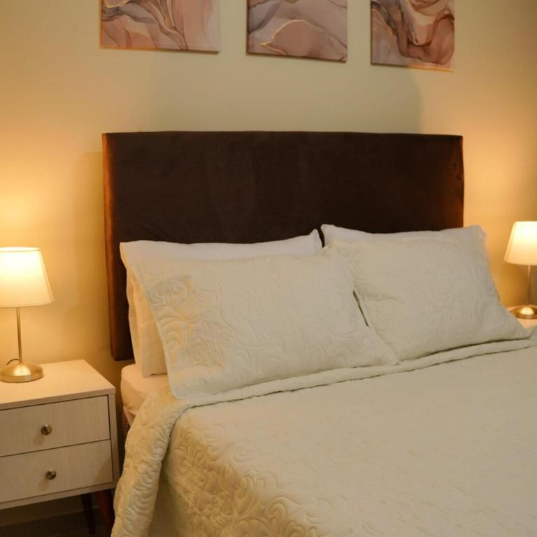 Huacachina House King Bed Room with Air Conditioning - Two-Bedroom Apartment - 7