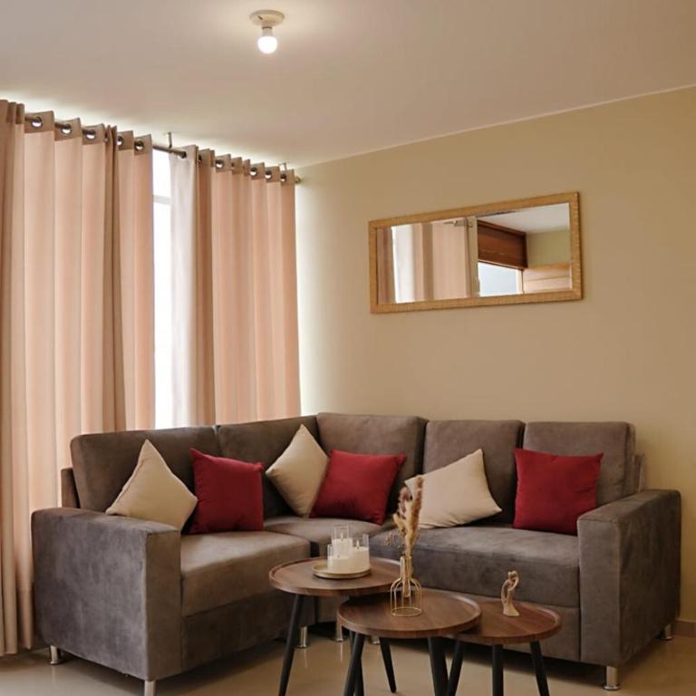 Huacachina House King Bed Room with Air Conditioning - Two-Bedroom Apartment - 4