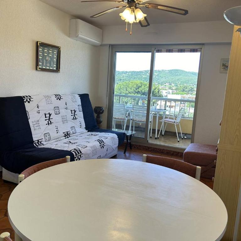 Appartement 2 pièces climatisé, vue mer à Bormes-les-Mimosas - FR-1-251-883 - Appartement - 12
