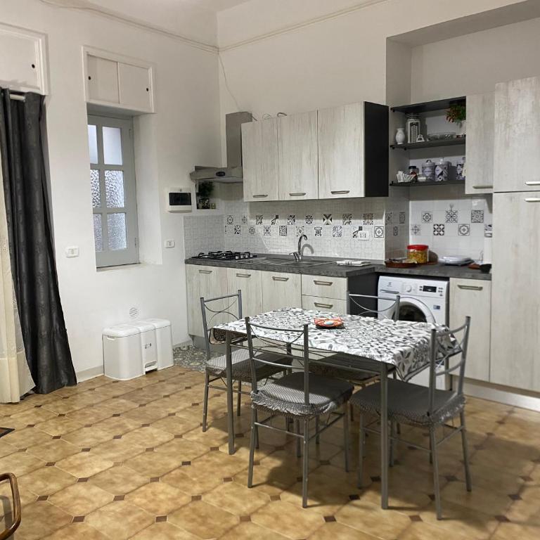 Via Roma 55 - Appartamento con 2 Camere da Letto - 40