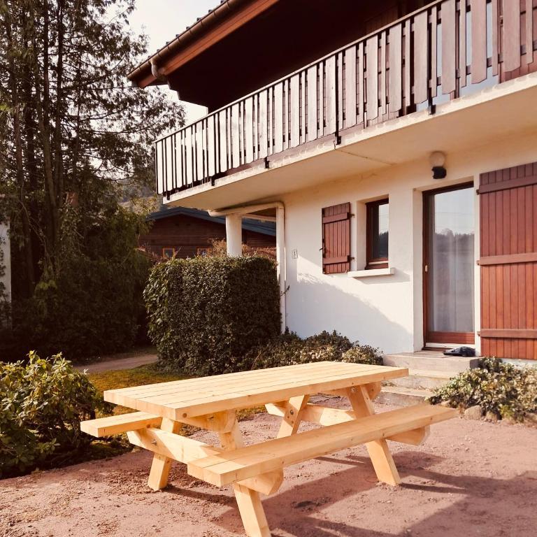 Chalet familial Gerardmer centre - salle de jeu - piscine partagée - Chalet - 31