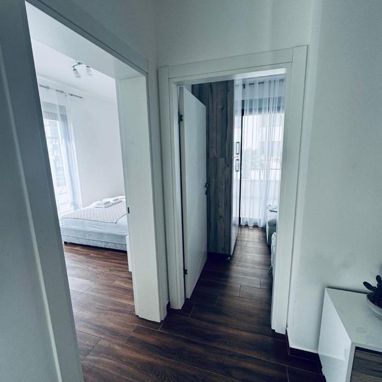 K-Club Apartments - Two-Bedroom Apartment with Terrace and Sea View - 10