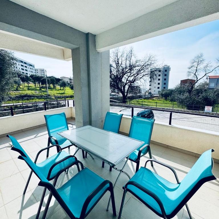 K-Club Apartments - Two-Bedroom Apartment with Terrace and Sea View - 24