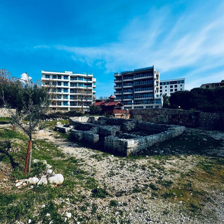 K-Club Apartments - One-Bedroom Apartment with Balcony and City View - 28