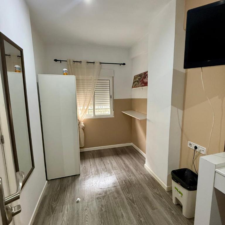 Avenue Rooms - Large Double Room - 4