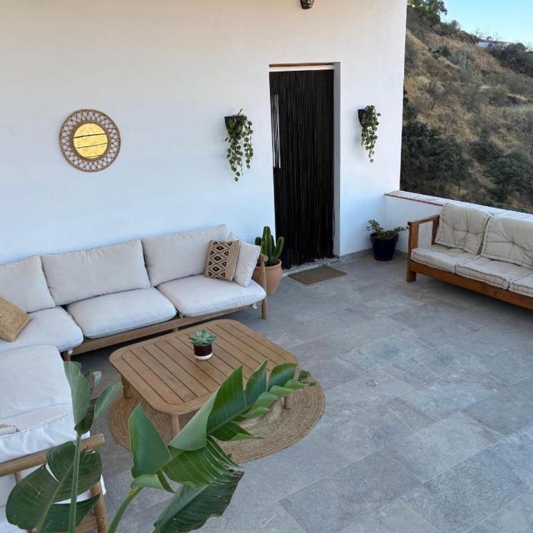 Luxury Wellness Villa with Pool Yoga Studio & Hammam for 14p & 40 min to Malaga city - Villa - 2