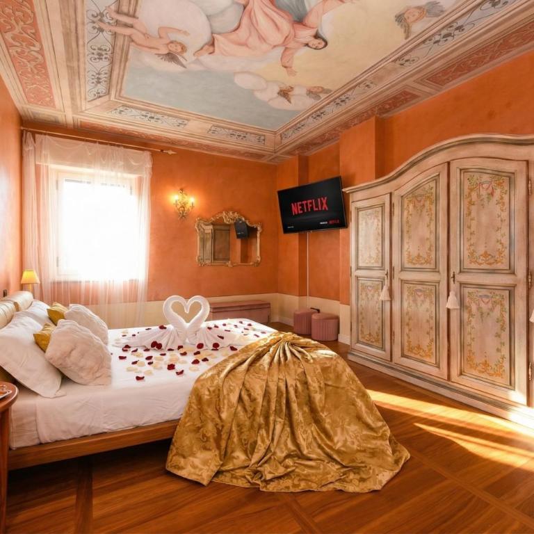 Villa Bugatti Indipendent Villa ,lake view and private pool, DesenzanoLoft Official Partner Homes & Villas by Marriott Bonvoy - Villa Deluxe - 24