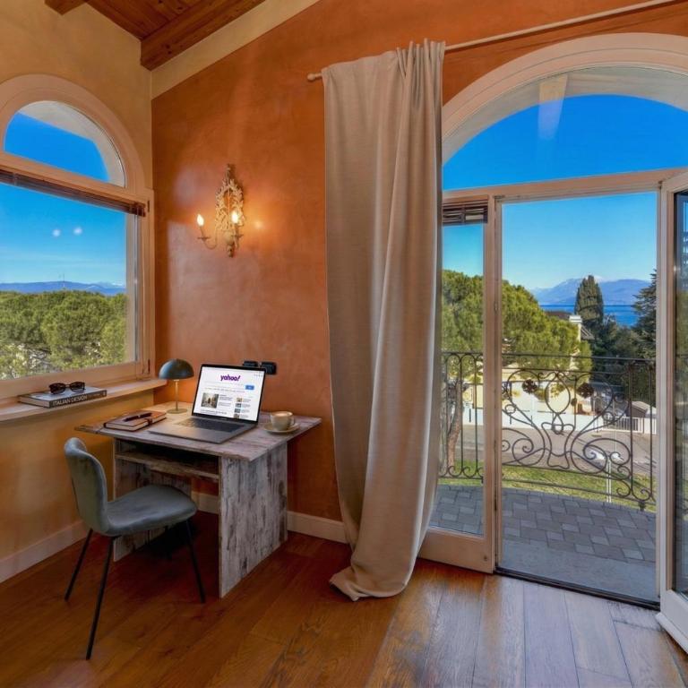 Villa Bugatti Indipendent Villa ,lake view and private pool, DesenzanoLoft Official Partner Homes & Villas by Marriott Bonvoy - Villa Deluxe - 51