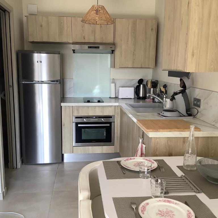Rez de villa Sainte Maxime Sémaphore cours de YOGA - One-Bedroom Apartment - 3