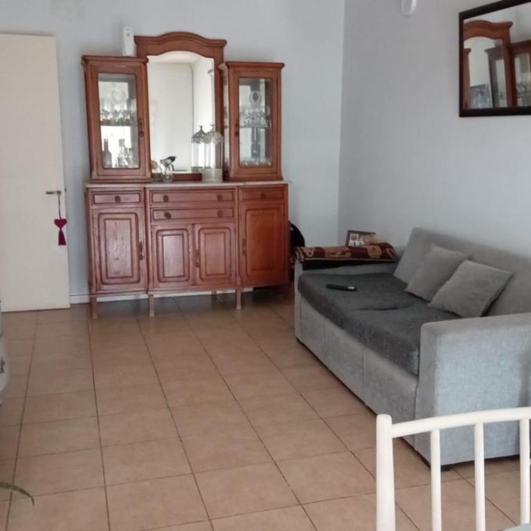 Departamento Centrico con facil acceso - Apartamento de 2 dormitorios - 1