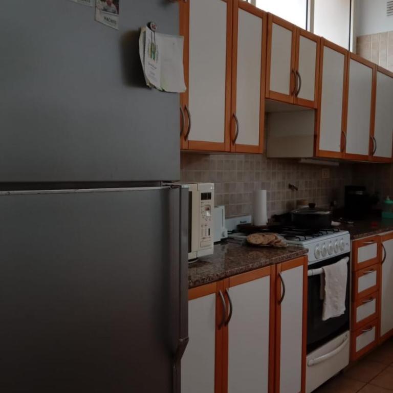 Departamento Centrico con facil acceso - Apartamento de 2 dormitorios - 4