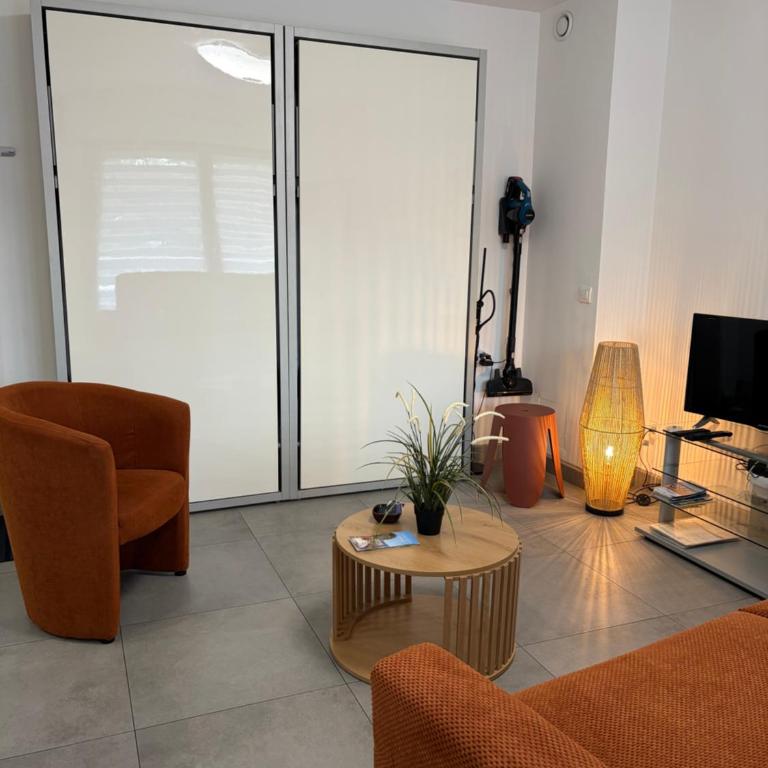 Studio cosy et lumineux - séjour idéal -parking - Studio with Terrace - 6