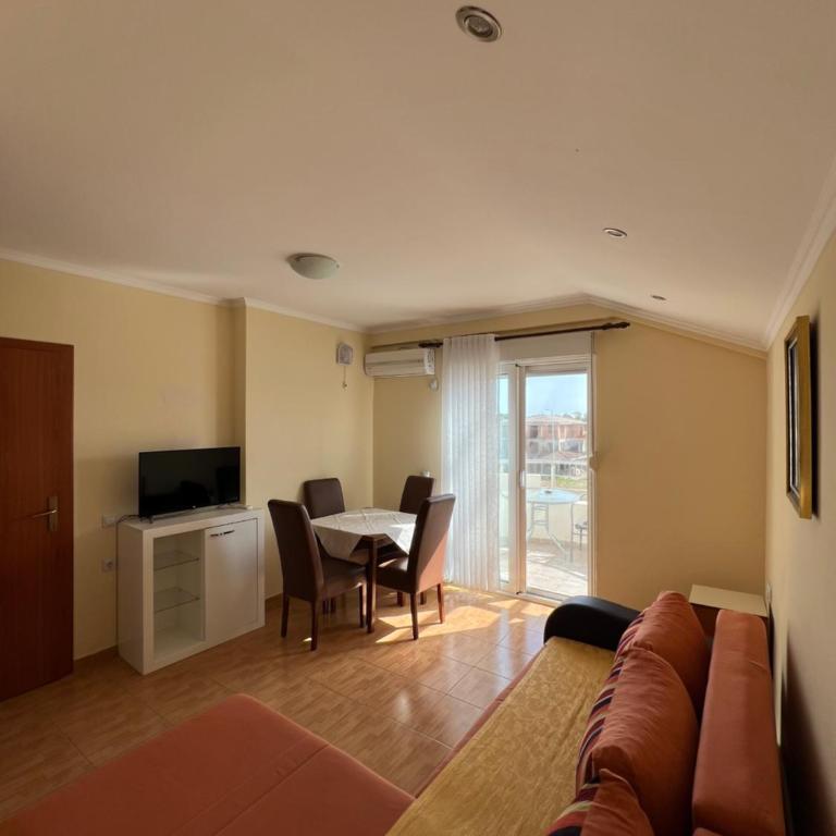 Apartments Belmare - One-Bedroom Apartment - 2