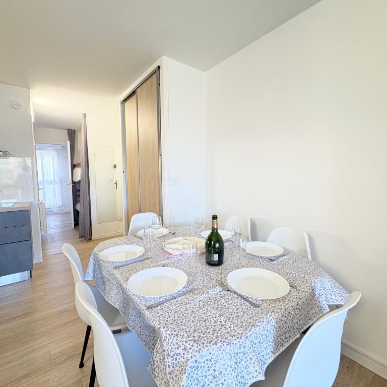 Appartement 6 pers Clim,Piscine,Parking,2 Balcons - Apartment mit 3 Schlafzimmern - 4