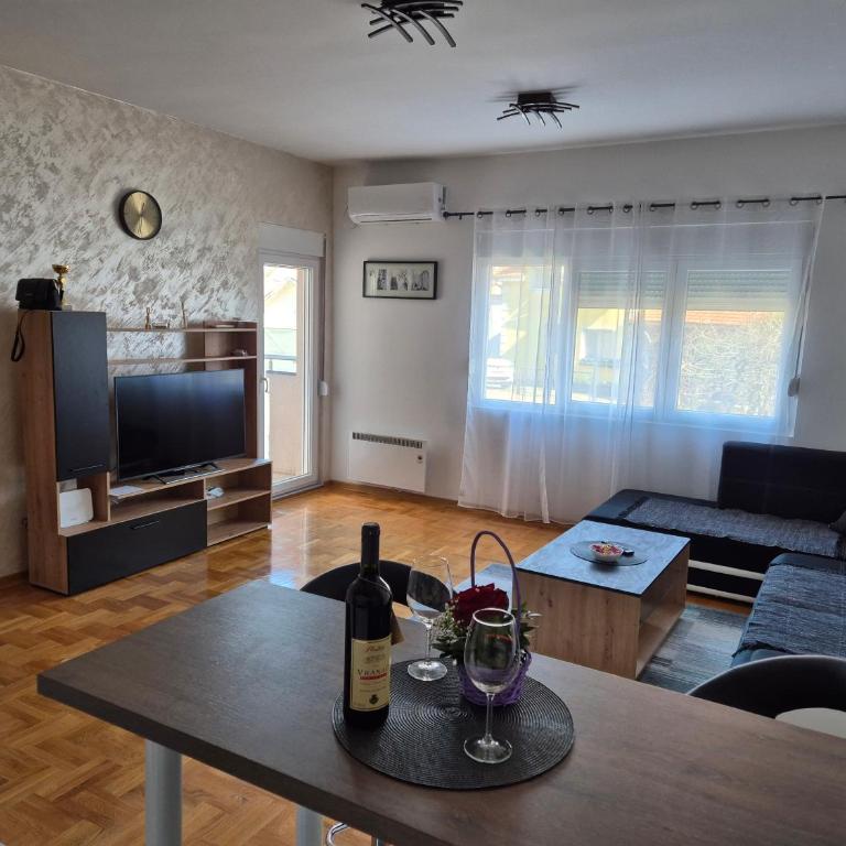 Teja- new apartment for 4 person with free parking space - One-Bedroom Apartment - 5