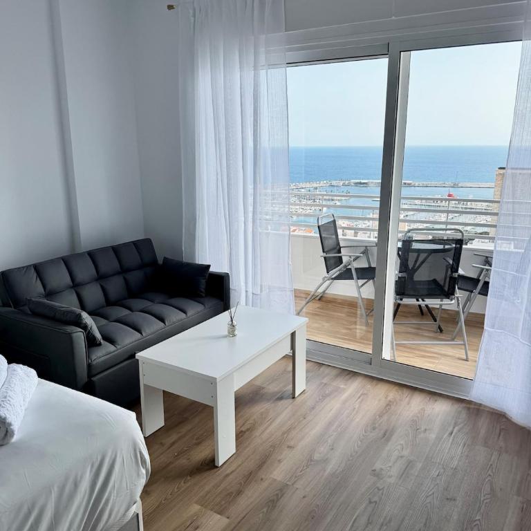 Downtown apartment with the best ocean views - One-Bedroom Apartment - 3