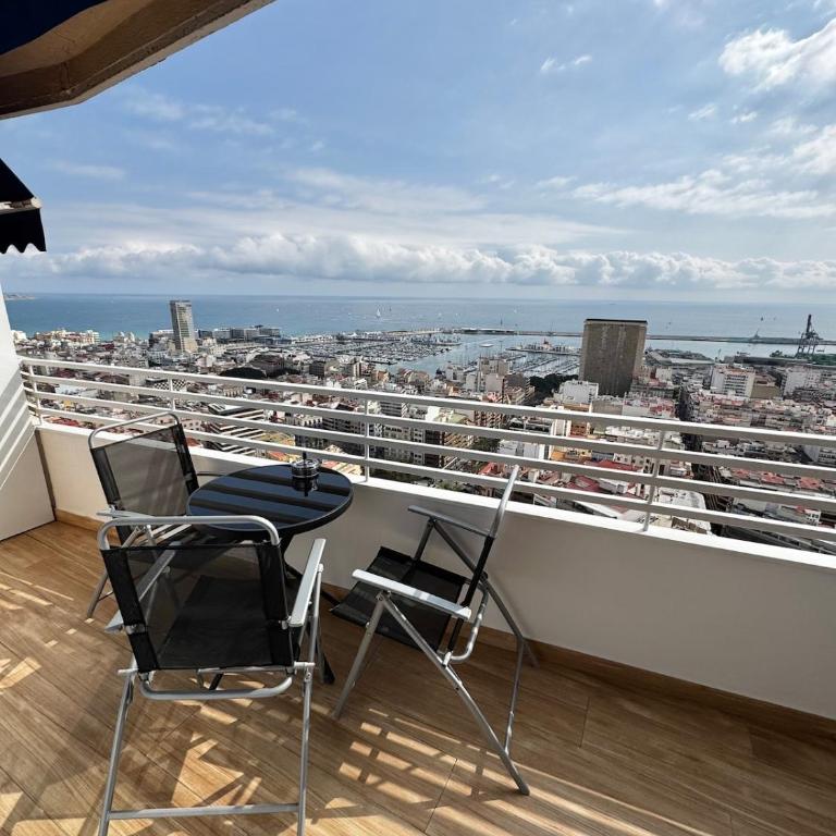 Downtown apartment with the best ocean views - One-Bedroom Apartment - 14