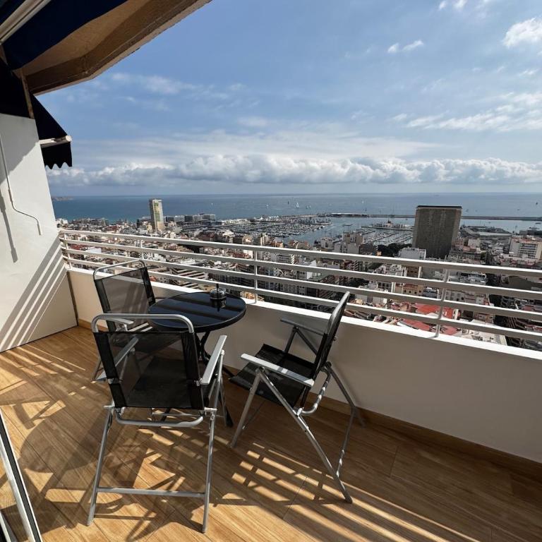 Downtown apartment with the best ocean views - One-Bedroom Apartment - 13