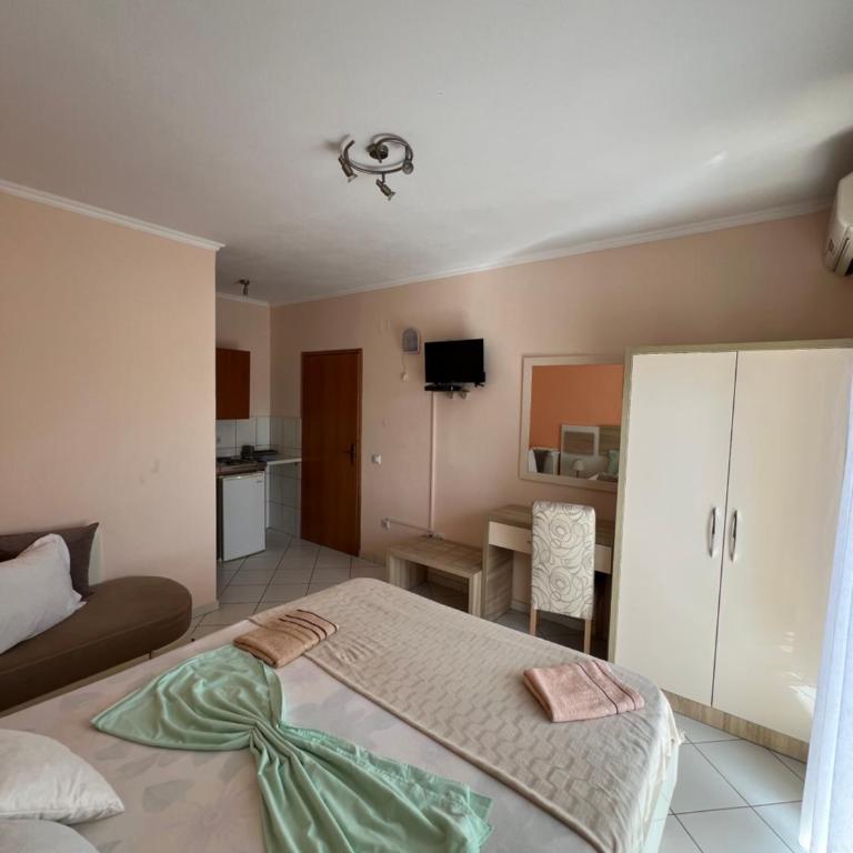 Apartments Belmare - Triple Room with Balcony - 3
