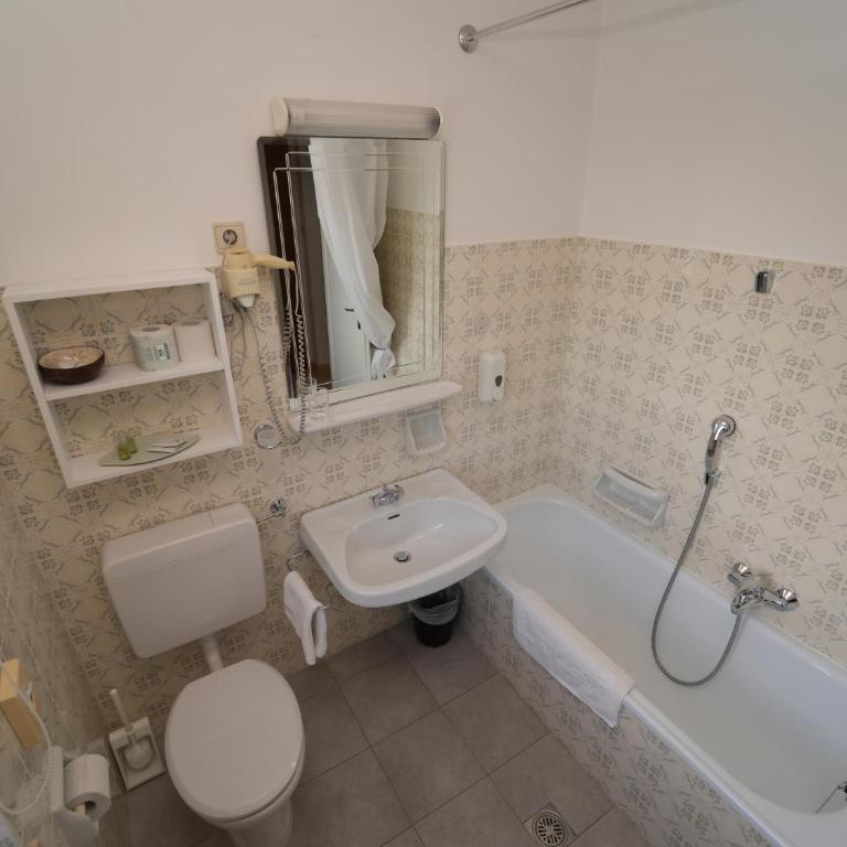 LAKE & RIVER Hotel - Double Room with Balcony - 2