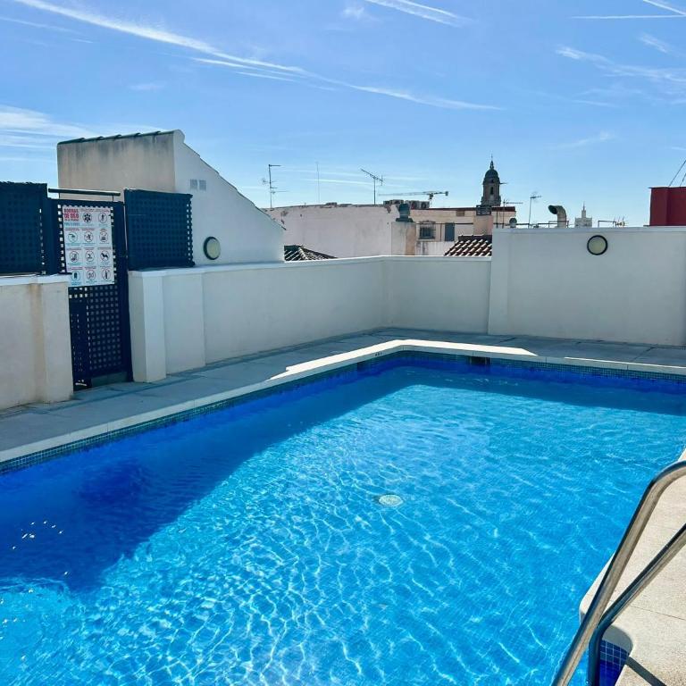 Heart of Malaga Rooftop Pool with Private Parking - Apartamento de 1 dormitorio - 6