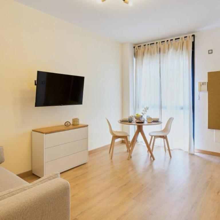 Heart of Malaga Rooftop Pool with Private Parking - Apartamento de 1 dormitorio - 7