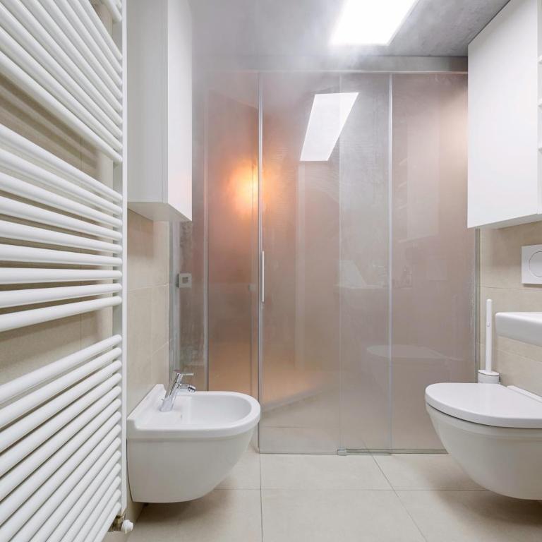 Haven Loft Como - Private Spa, Parking & Jacuzzi - Appartamento Deluxe con 2 Camere da Letto - 4