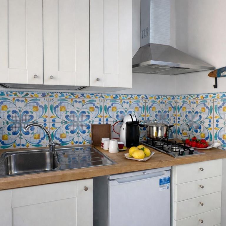 Spinuzza Boutique Guesthouse Cefalù, Sicily - Camera Matrimoniale con Cucina - 6